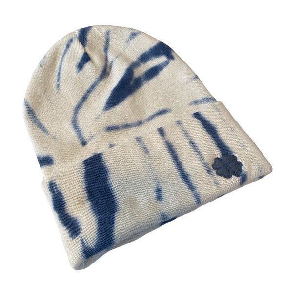 Tie-Dye Blue & White Clover Unisex Beanie - Picture 2 of 6